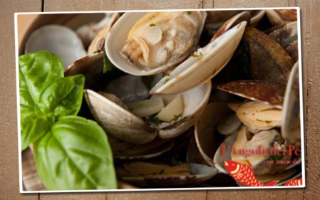 Vongole veraci alla marinara Vongole veraci alla marinara
